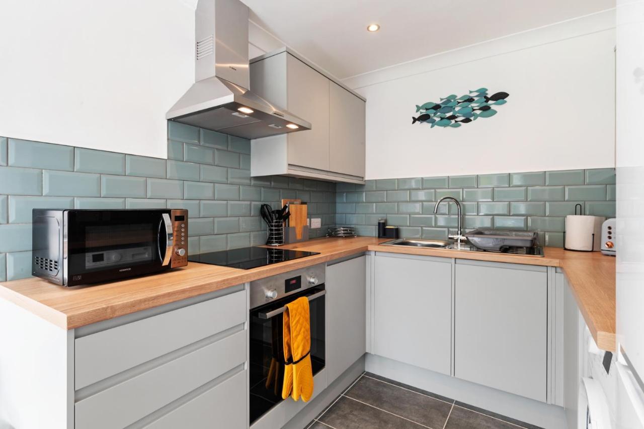 25 Coedrath Park - Sea Views From Balcony, Short Walk To Beach, Parking Saundersfoot Exterior foto