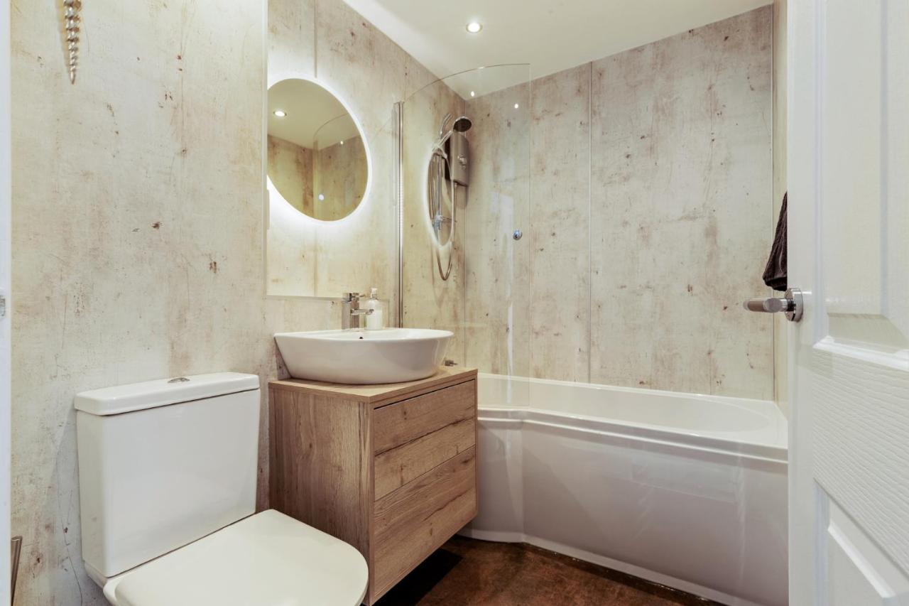 25 Coedrath Park - Sea Views From Balcony, Short Walk To Beach, Parking Saundersfoot Exterior foto