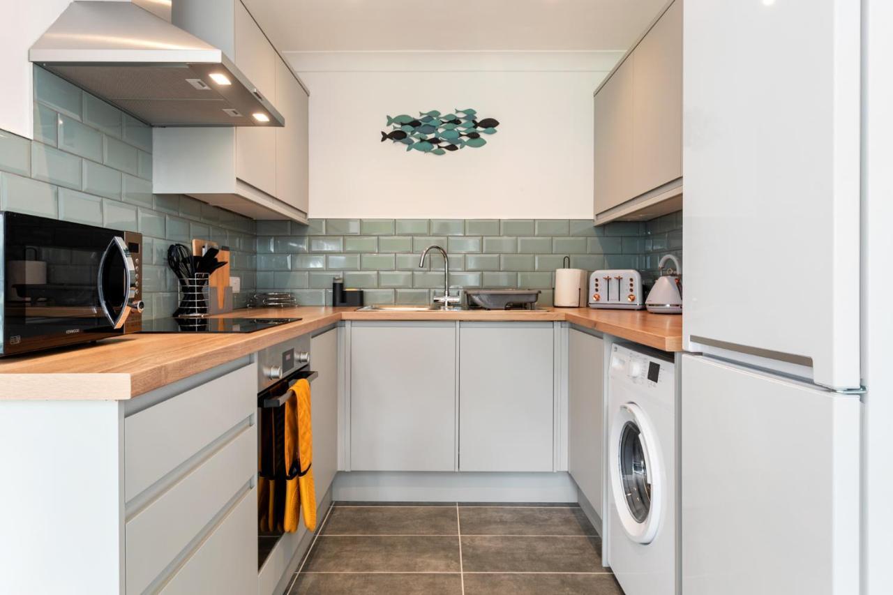 25 Coedrath Park - Sea Views From Balcony, Short Walk To Beach, Parking Saundersfoot Exterior foto