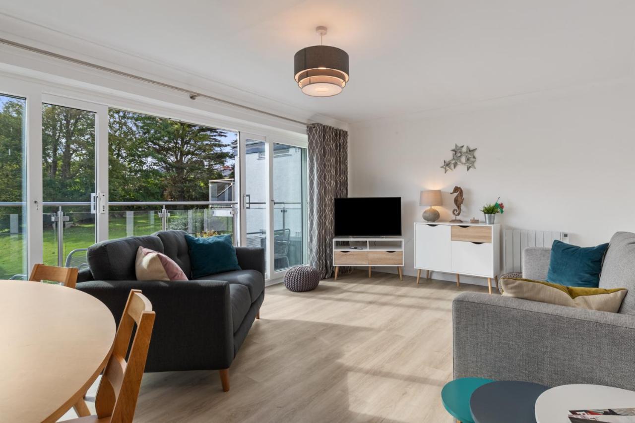 25 Coedrath Park - Sea Views From Balcony, Short Walk To Beach, Parking Saundersfoot Exterior foto